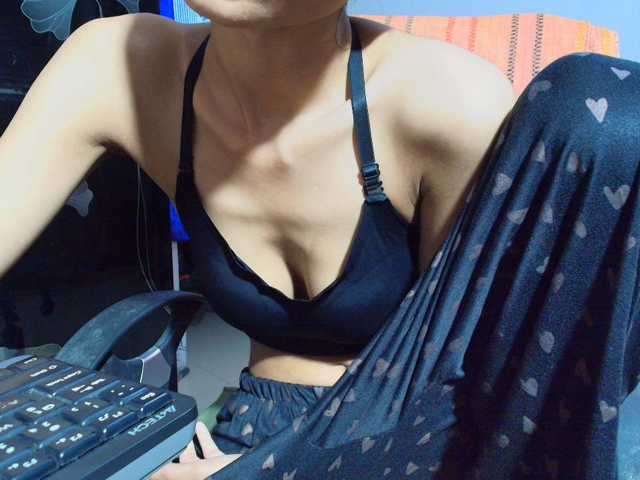 Yeasty1men live cam on BongaCams