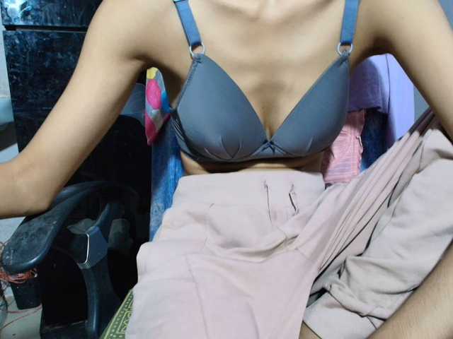 Yeasty1men live cam on BongaCams