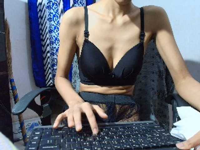 Yeasty1men live cam on BongaCams
