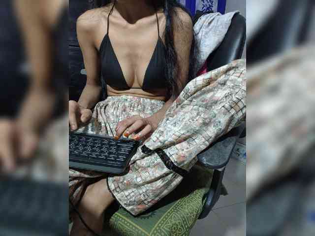 Sreya_Rupa webcam