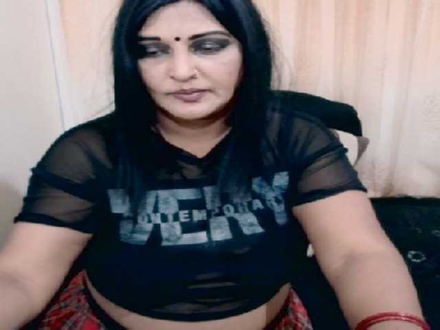 SassyIndian live cam on BongaCams