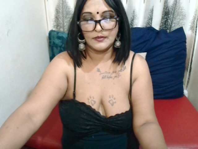 SassyIndian live cam on BongaCams