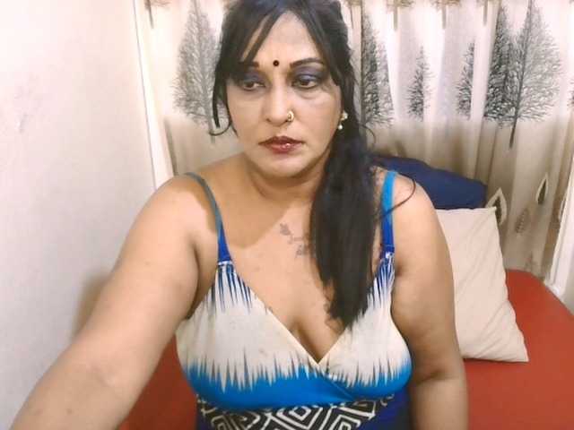 SassyIndian live cam on BongaCams