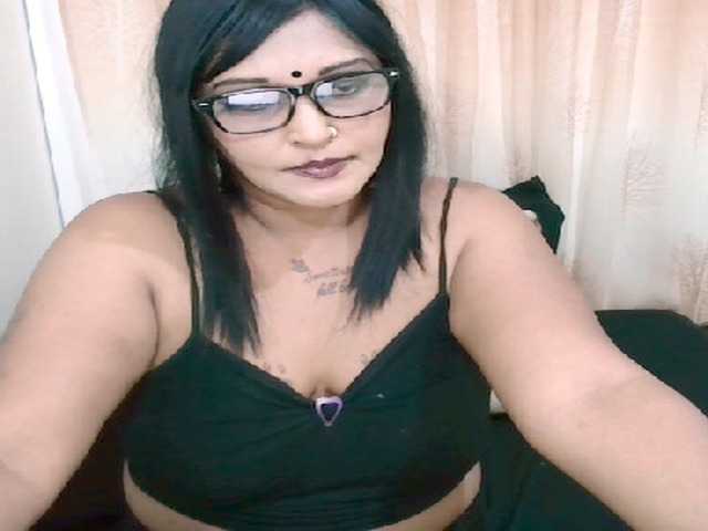 SassyIndian live cam on BongaCams