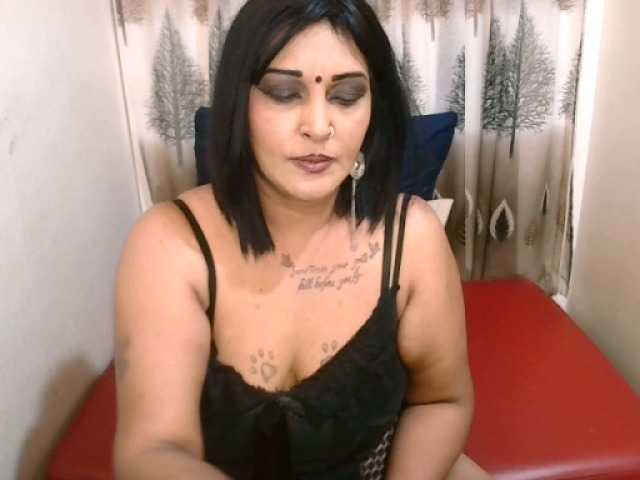 SassyIndian live cam on BongaCams
