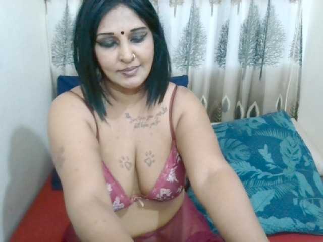 SassyIndian live cam on BongaCams