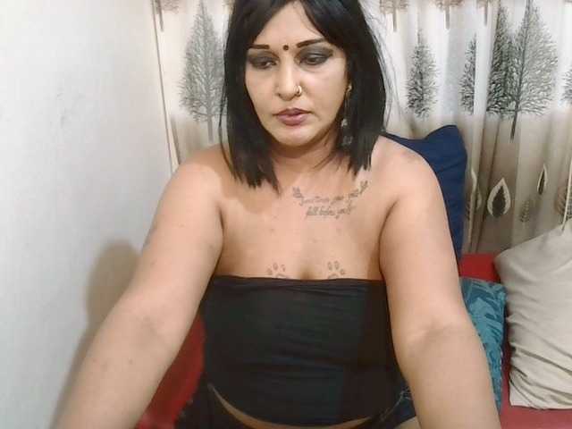 SassyIndian live cam on BongaCams
