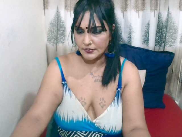 SassyIndian — live female cam