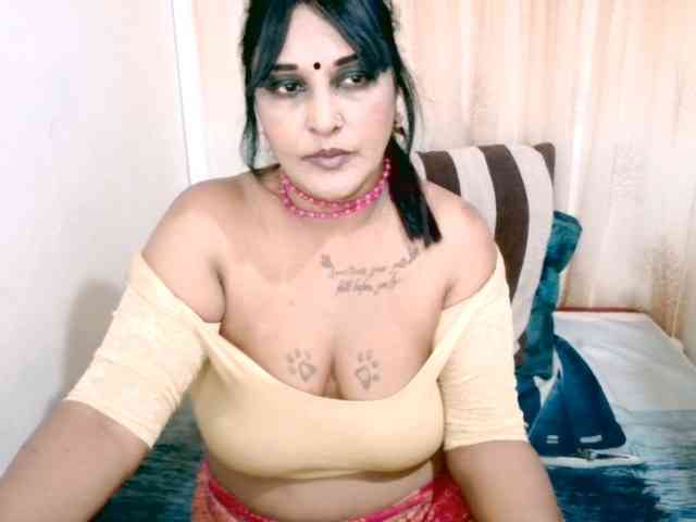 SassyIndian webcam