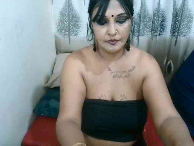 SassyIndian webcam