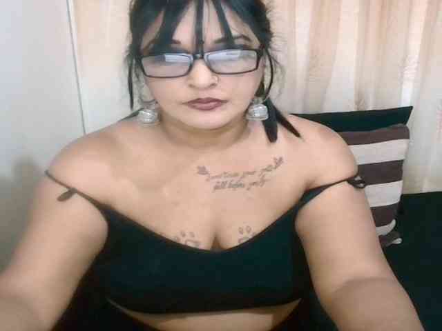 SassyIndian webcam
