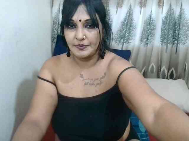 SassyIndian webcam