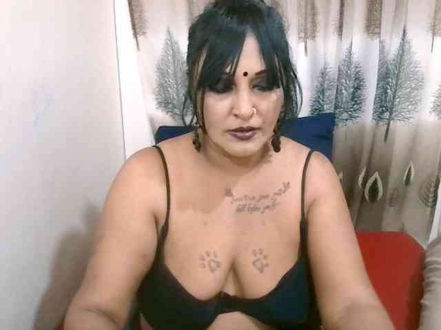 SassyIndian webcam