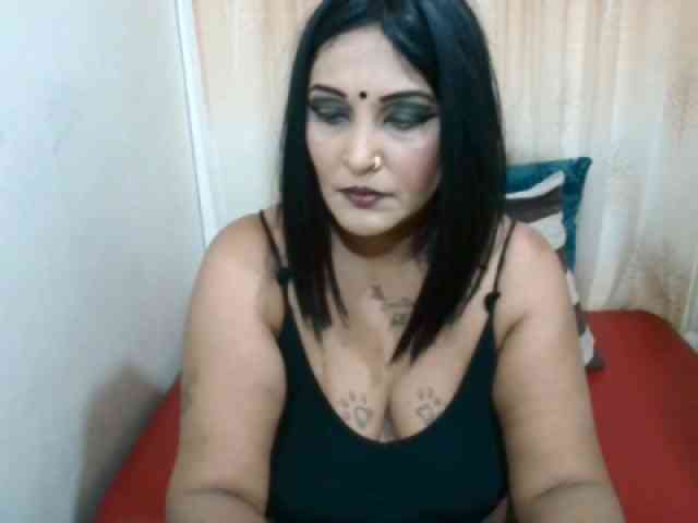 SassyIndian webcam