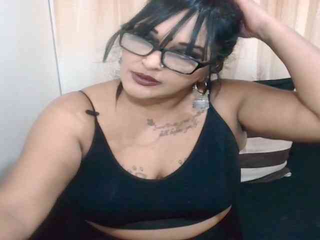 SassyIndian webcam