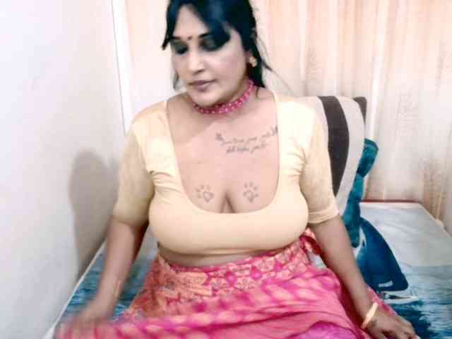 SassyIndian webcam