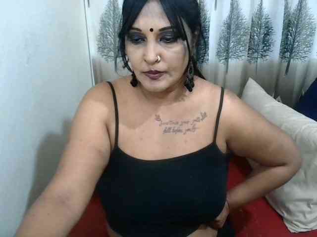 SassyIndian webcam