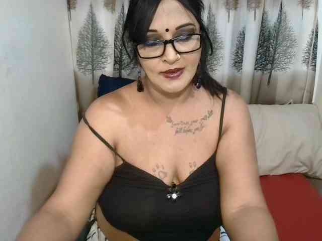 SassyIndian webcam