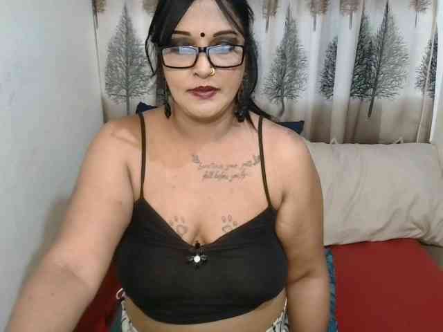 SassyIndian webcam