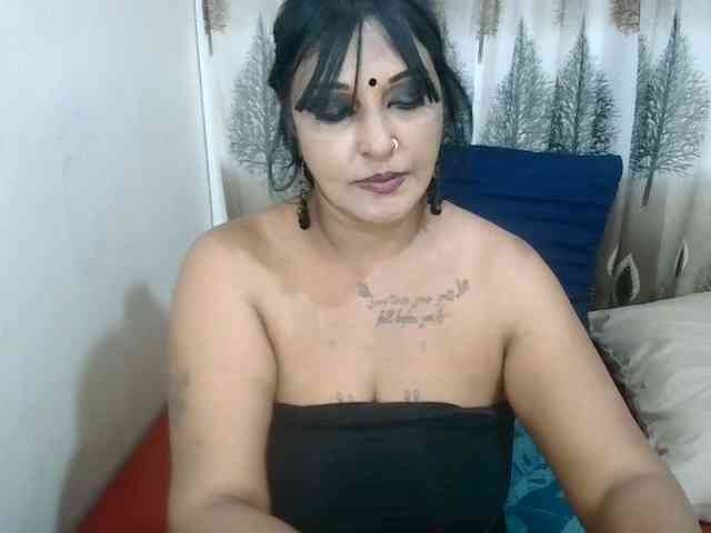 SassyIndian webcam
