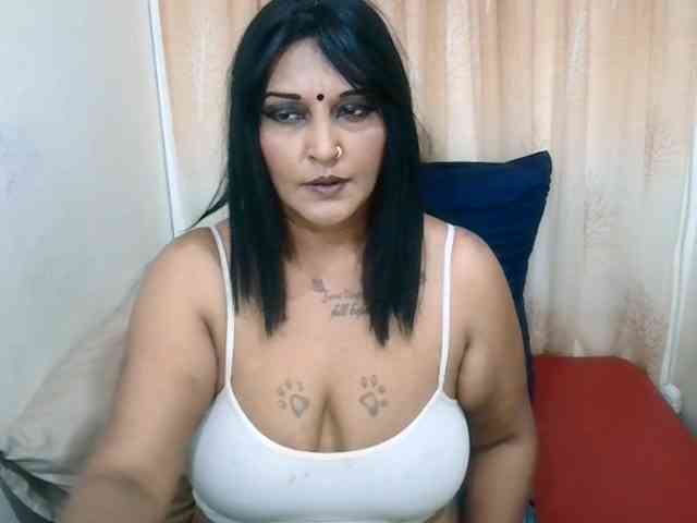 SassyIndian webcam