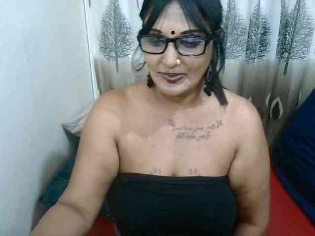 SassyIndian webcam
