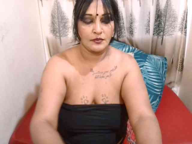 SassyIndian webcam