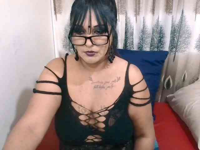 SassyIndian webcam