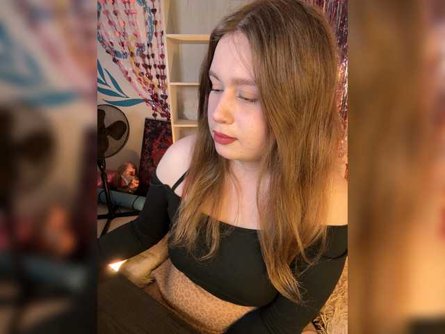 FioraMarmoris live cam on BongaCams