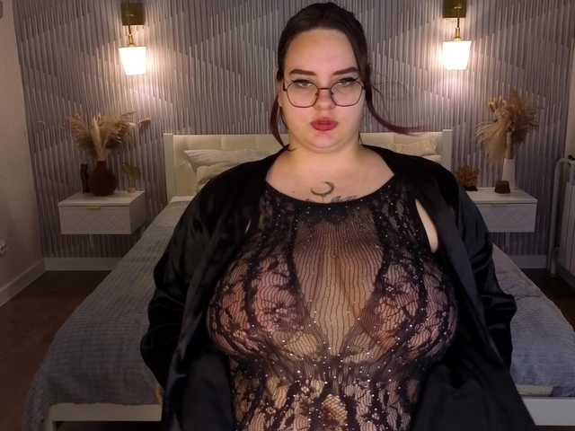 Kity-Mooree live cam on BongaCams