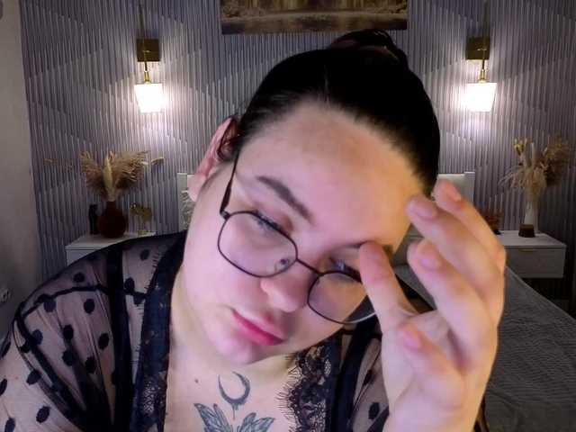 Kity-Mooree live cam on BongaCams