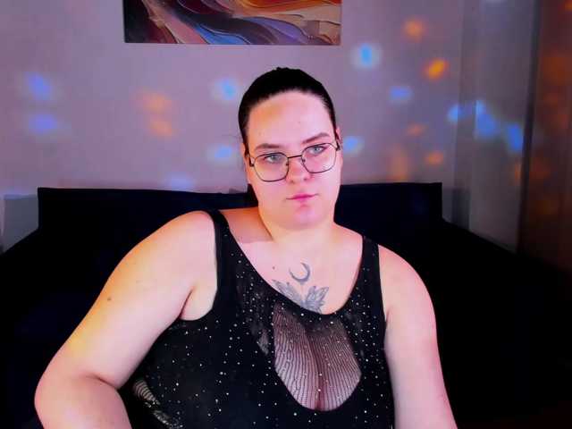 Kity-Mooree live cam on BongaCams