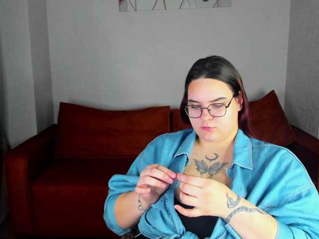 Kity-Mooree live cam on BongaCams