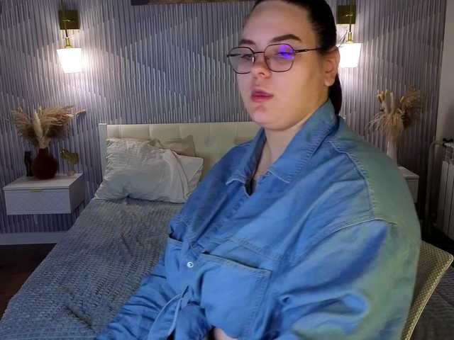 Kity-Mooree live cam on BongaCams