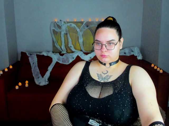 Kity-Mooree live cam on BongaCams