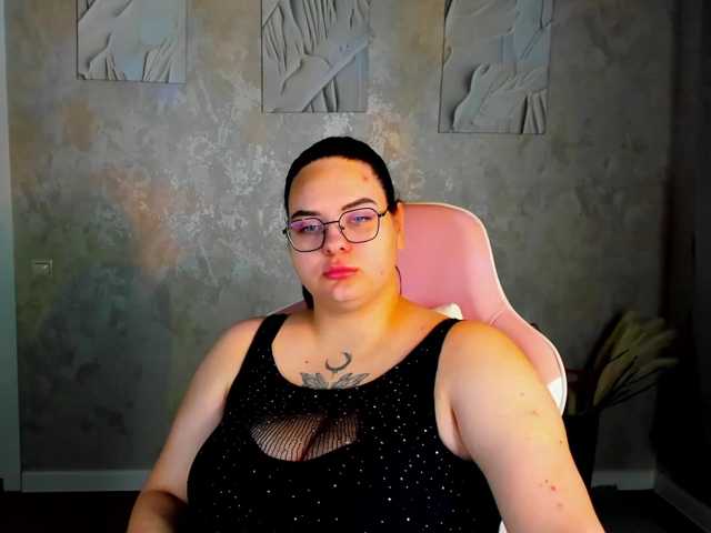 Kity-Mooree live cam on BongaCams