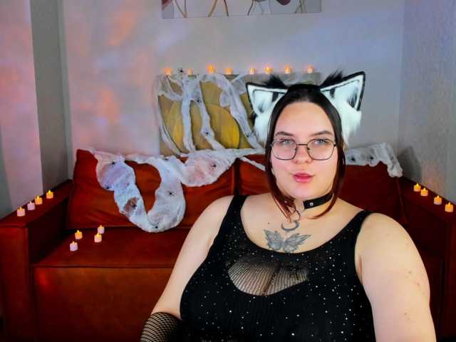 Kity-Mooree live cam on BongaCams