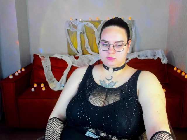 Kity-Mooree live cam on BongaCams