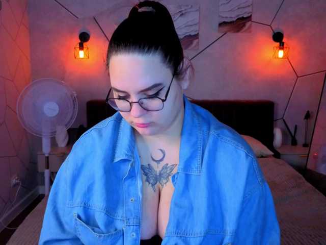 Kity-Mooree live cam preview