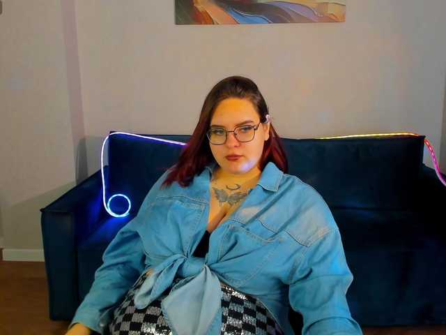 Kity-Mooree live cam on BongaCams