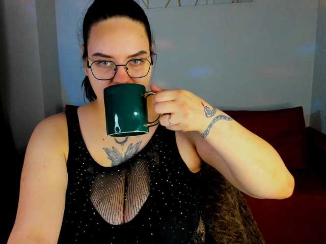 Kity-Mooree, live now on BongaCams