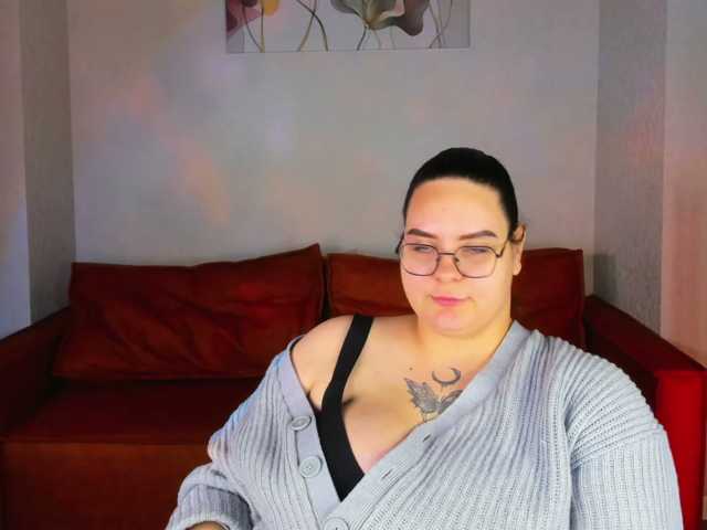 Kity-Mooree live cam on BongaCams