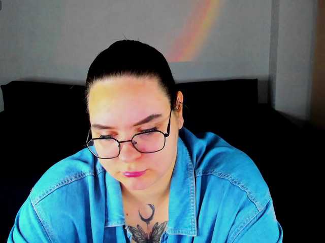 Kity-Mooree live cam on BongaCams