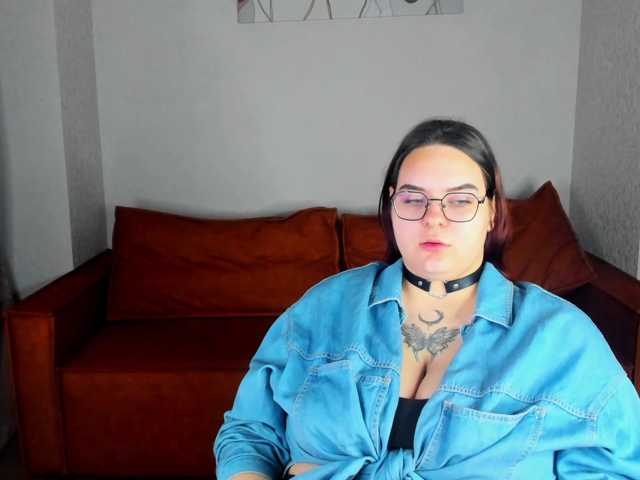 Kity-Mooree live cam on BongaCams