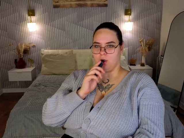 Kity-Mooree live cam on BongaCams