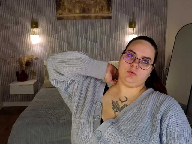 Kity-Mooree live cam on BongaCams