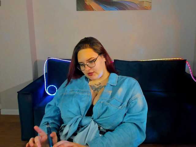Kity-Mooree live cam on BongaCams