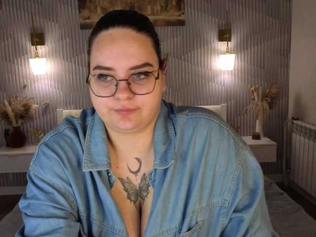 Kity-Mooree live cam