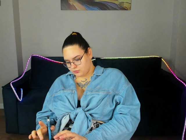 Kity-Mooree live cam on BongaCams