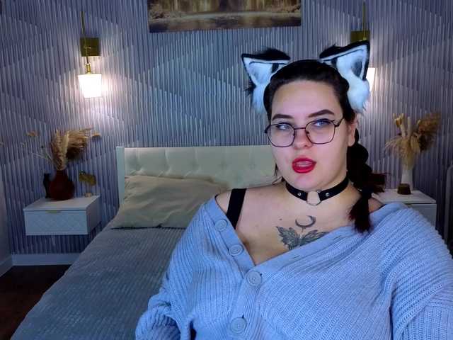 Kity-Mooree live cam on BongaCams